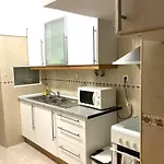 Apartment T2 In Typical In Sapadores Lissabon