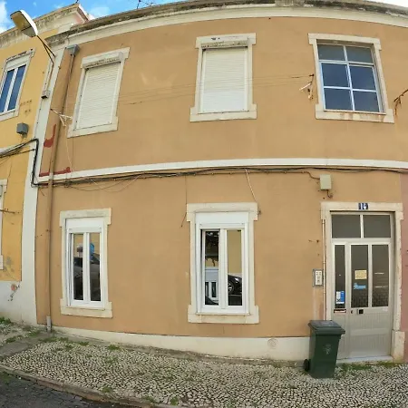 Апартаменты T2 In Typical In Sapadores