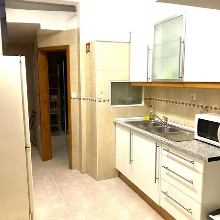 T2 In Typical In Sapadores Лиссабон